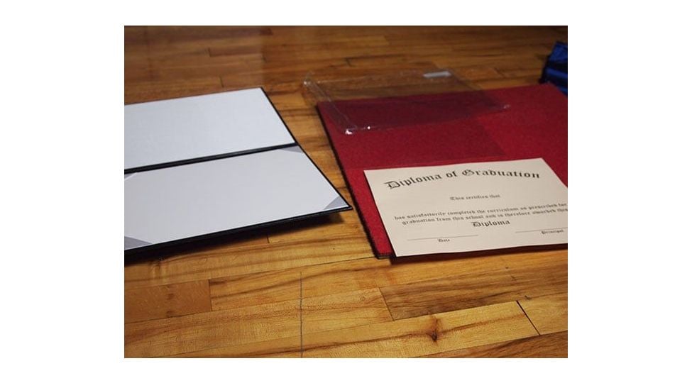 How to Insert a Certificate into a Diploma Cover