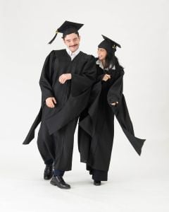 How-To Wear Your Graduation Gown