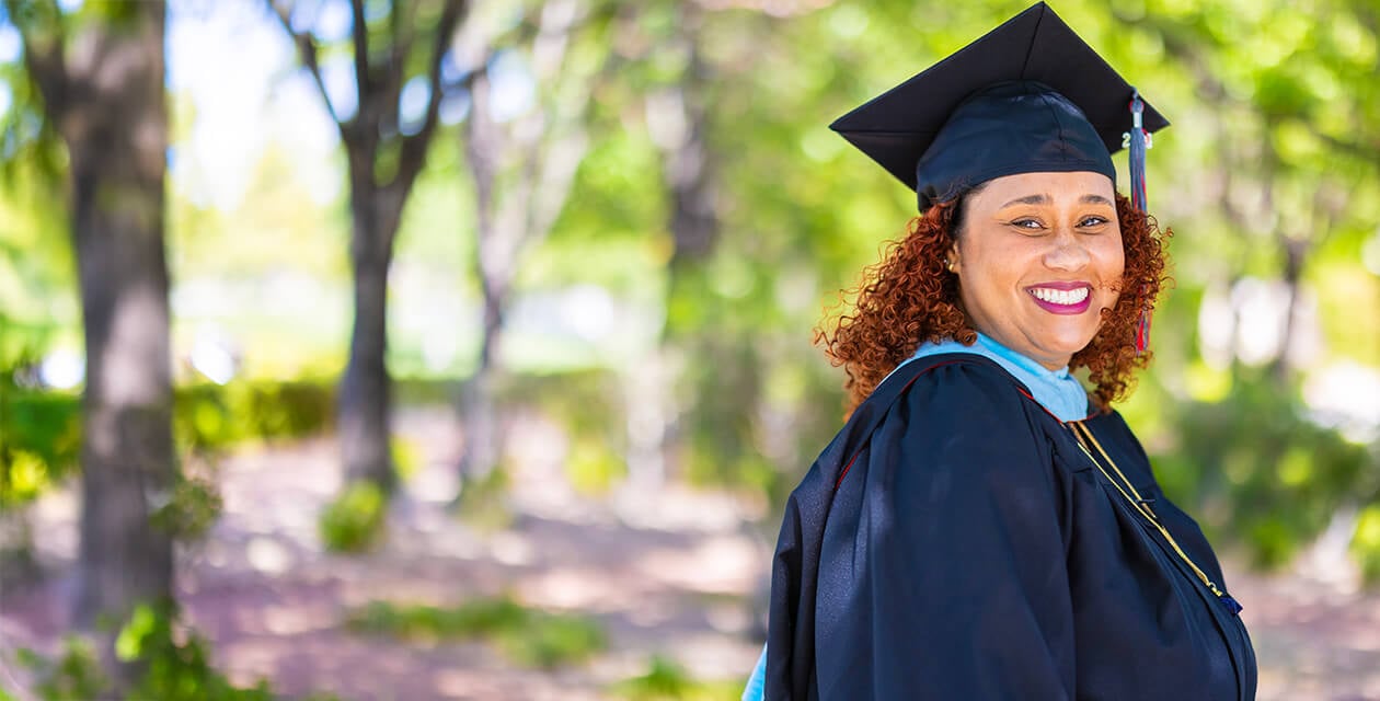 Custom Cap & Gowns 